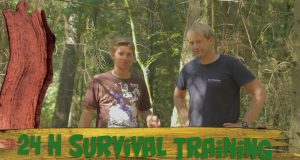 24-h-Survival-training-Pflanzliche-Notnahrung-Notunterkunft-Marius-auf-Fahrt-Affenrolle